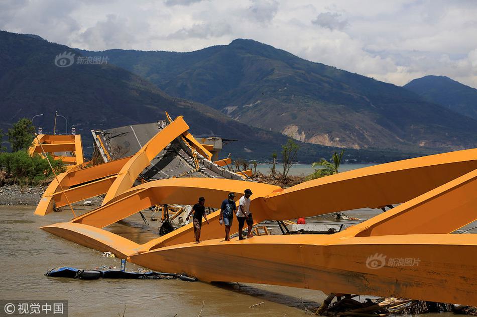 英超夏窗關閉之后,曼聯仍有3人面臨離隊:奧納納領銜